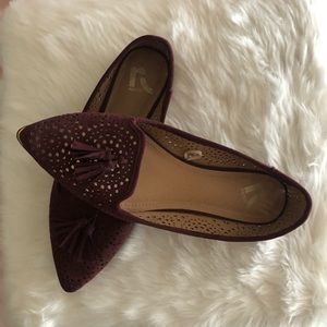Maroon flats with tassel and gold trim
